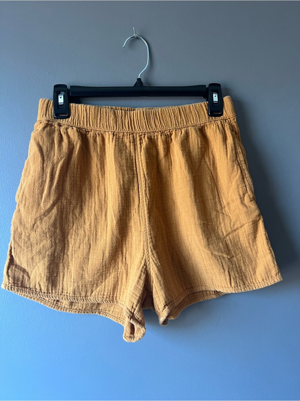 Universal Thread Cotton Gauze Elastic-Waist Lightweight Shorts in Mustard sm